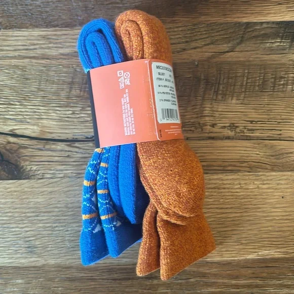 MERRELL 2 pair BIG KID CREW SOCKS - Picture 2 of 6